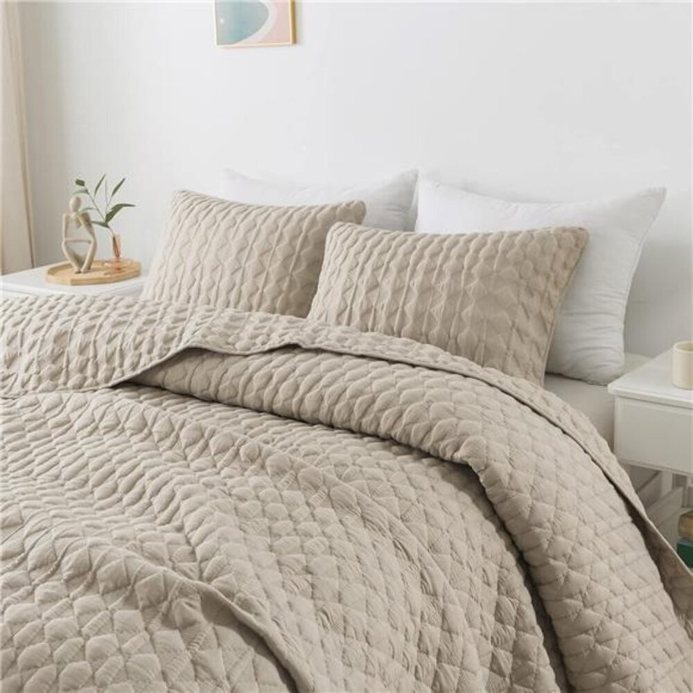 Beige Quit Twin Size Bedding Sets with Pillow Sham, Lightweight Bedspread